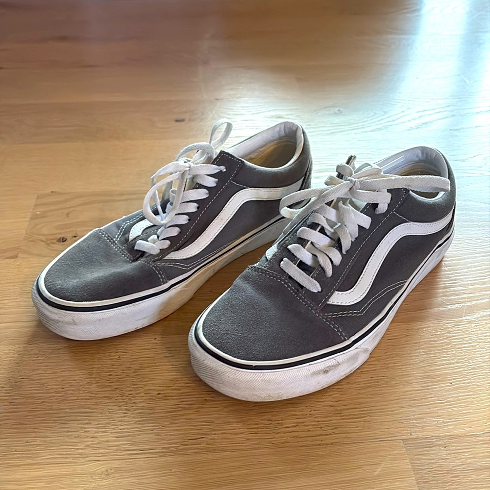 Men’s Vans Old Skool shoes, size 8